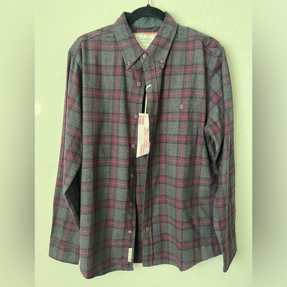 American Threads Men’s Plaid Flannel long sleeve button shirt
